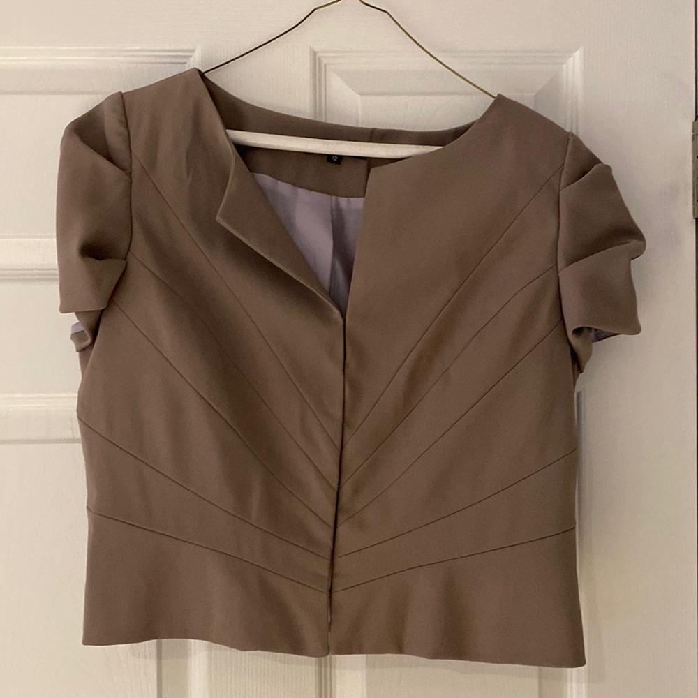 Short sleeved dress jacket. Mario Serranoi. Size 12. Never worn.